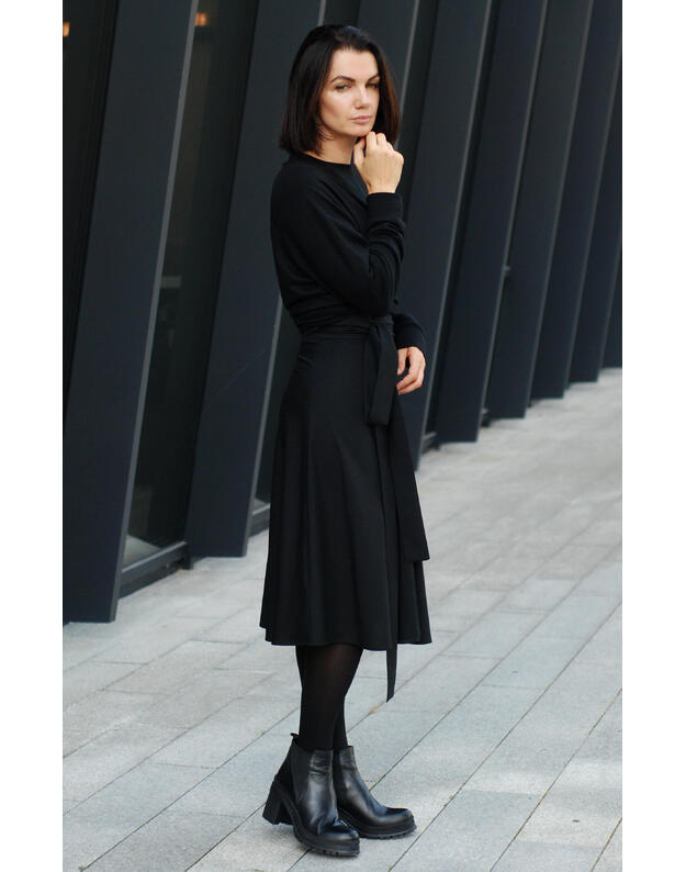Universalaus dydžio juodas sijonas